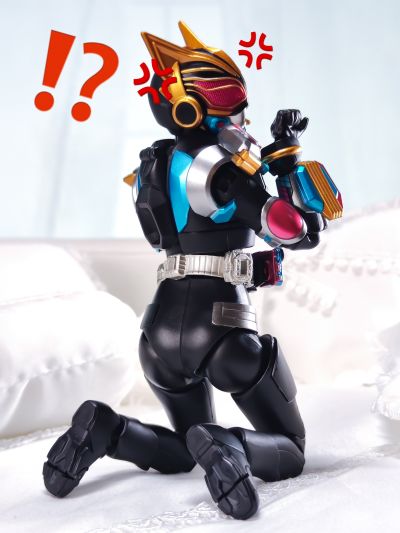 S.H.Figuarts   假面骑士娜猫 节拍形态