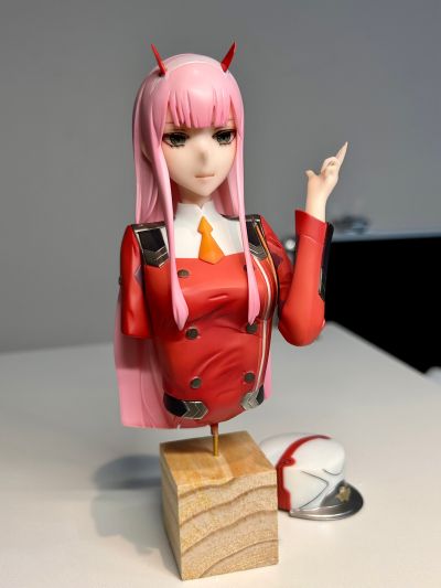 DARLING in the FRANXX 02 1/7胸像