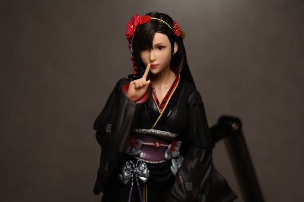 PLAY ARTS改 最终幻想7 重制版 蒂法·洛克哈特 异国风礼服