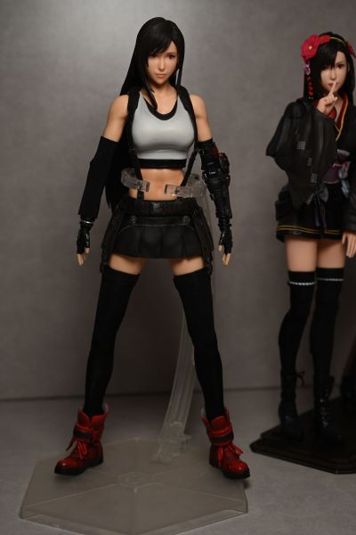 PLAY ARTS改 最终幻想7 重制版 蒂法·洛克哈特 异国风礼服