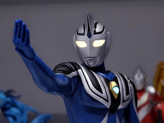 英雄勇像 盖亚奥特曼 阿古茹奥特曼 V1型 A款