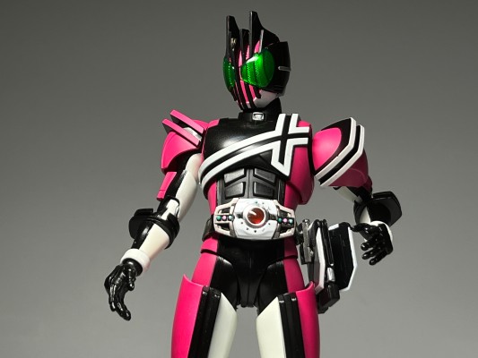 S.H.Figuarts(真骨雕制法) 假面骑士帝骑 假面骑士50周年纪念版