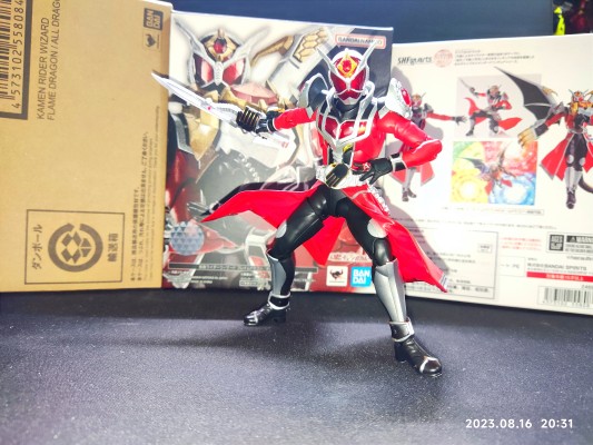 S.H.Figuarts(真骨雕制法)  假面骑士巫骑 火焰魔龙 / 万象魔龙