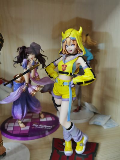 美少女雕像 变形金刚  大黄蜂