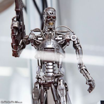 MAFEX 编号206  终结者2：审判日 终结者骨架