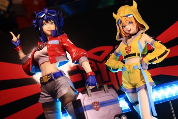 美少女雕像 变形金刚  大黄蜂