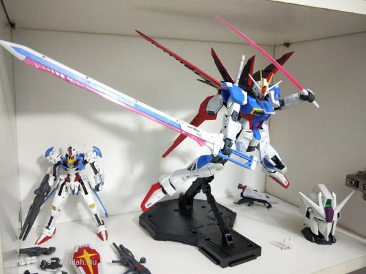 MG 机动战士高达SEED DESTINY 威力型脉冲高达