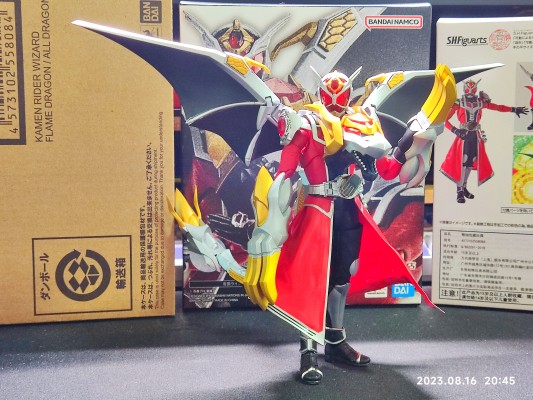 S.H.Figuarts(真骨雕制法)  假面骑士巫骑 火焰魔龙 / 万象魔龙