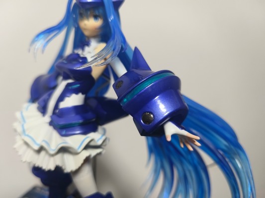 ビビッドブルー