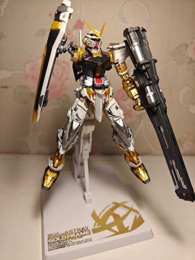 METAL BUILD  机动战士高达SEED ASTRAY  异端高达金色机（新生强袭版）