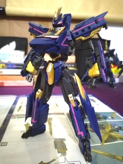 Moderoid 新干线变形机器人 Shinkalion 暗黑号