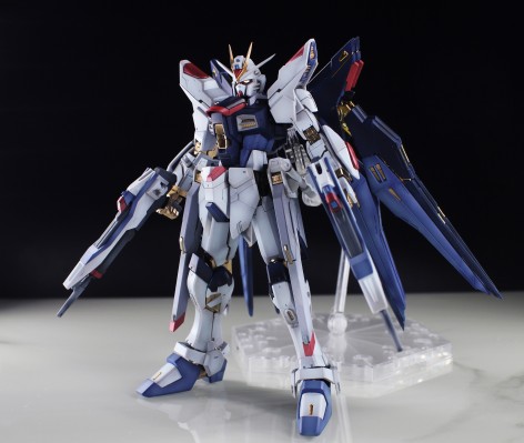 RG 强袭自由高达专用强化特效件“天空之翼”