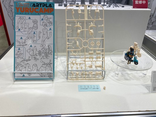 ARTPLA 摇曳露营△ 志摩凛 和 摩托车 套装