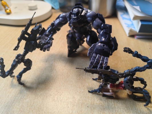 六角机牙 ALTERNATIVE 追踪机械犬