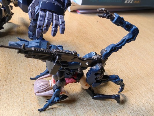 六角机牙 ALTERNATIVE 追踪机械犬