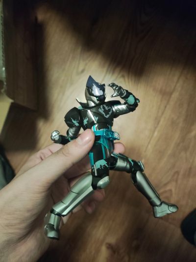 S.H.Figuarts 假面骑士艾比尔 蝙蝠基因 / 胡狼基因