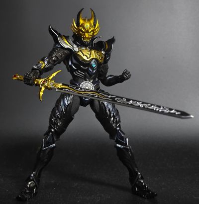 S.H.Figuarts  黄金骑士 牙狼（流牙版）
