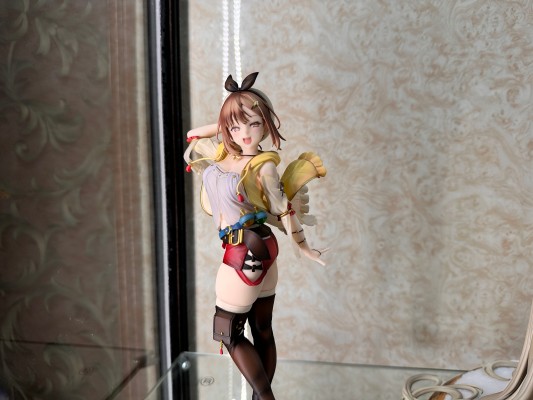 莱莎的炼金工房:常暗女王与秘密藏身处 莱莎琳・斯托特