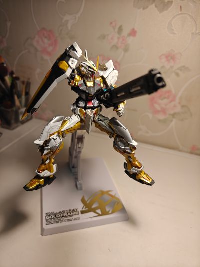 METAL BUILD  机动战士高达SEED ASTRAY  异端高达金色机（新生强袭版）