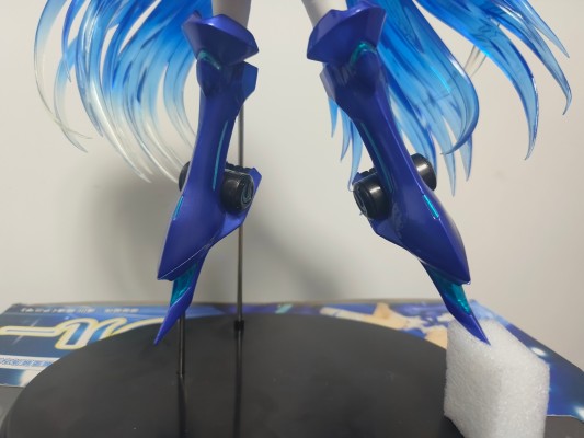 ビビッドブルー