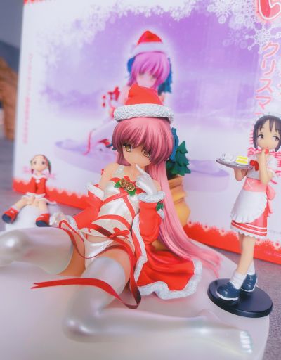 白色学校泳装圣诞装饰