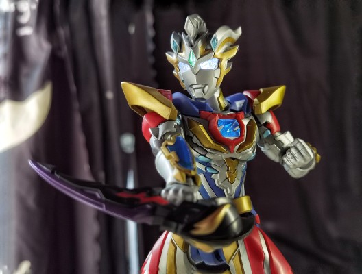 布鲁可超动积木人-传奇版   泽塔奥特曼-德尔塔天爪