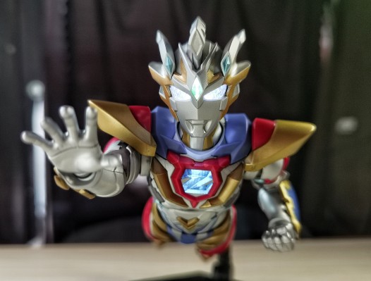 布鲁可超动积木人-传奇版   泽塔奥特曼-德尔塔天爪