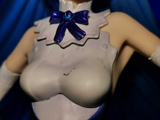 ビビッドブルー