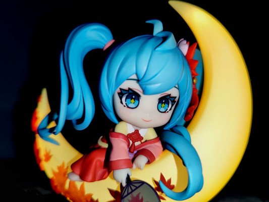 初音未来 月西江