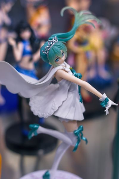 压泡面手办 初音未来 樱花未来 -抛媚眼-