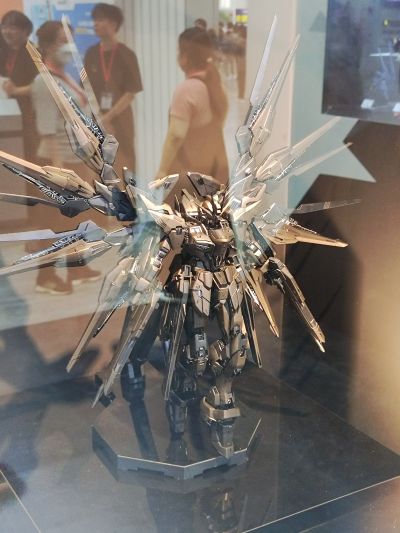 MGEX 1/100 强袭自由高达[MIDNIGHT COATING]