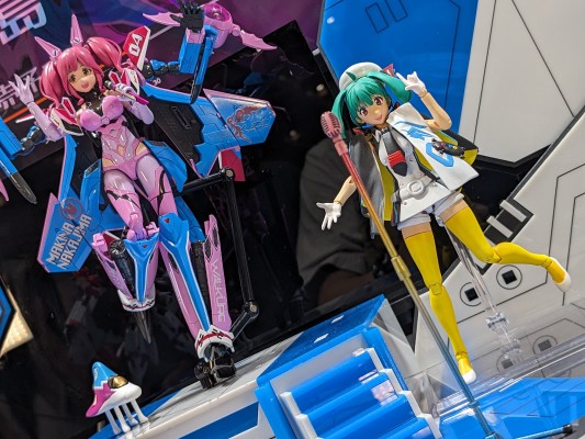 V.F.G. MC-13  超时空要塞DELTA VF-31A 卡伊洛斯 中岛玛基娜