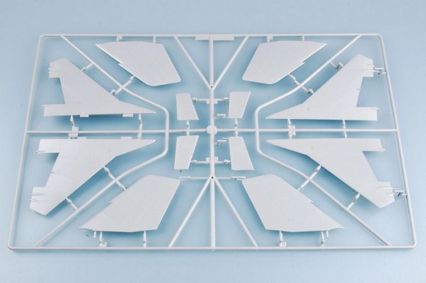 编号:02239 1/32 军用飞机系列 米格-29K“支点”战斗机
