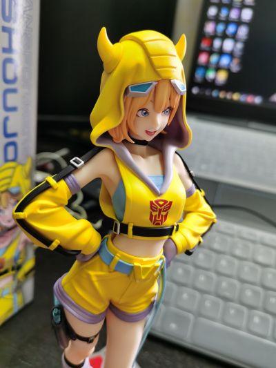 美少女雕像 变形金刚  大黄蜂