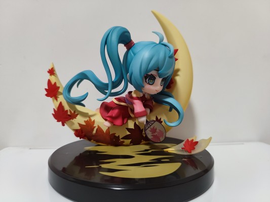 初音未来 月西江