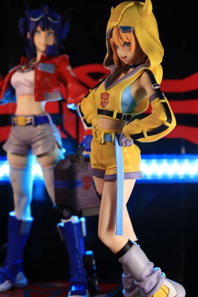 美少女雕像 变形金刚  大黄蜂