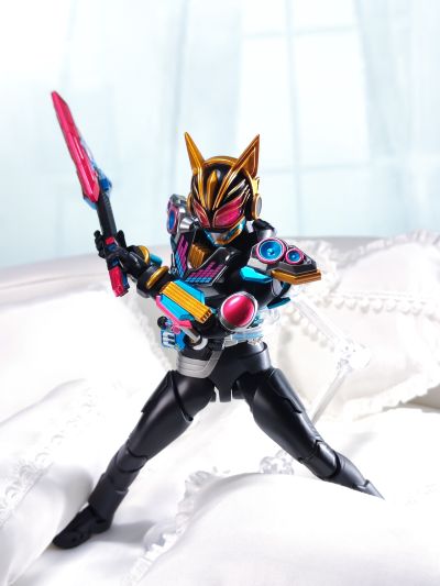 S.H.Figuarts   假面骑士娜猫 节拍形态