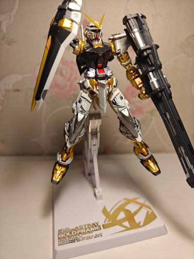 METAL BUILD  机动战士高达SEED ASTRAY  异端高达金色机（新生强袭版）