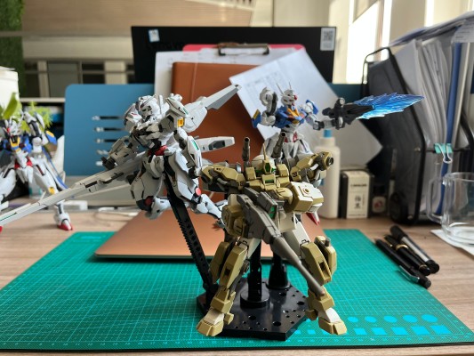 HG 机动战士高达 水星的魔女 学院重骑机