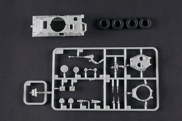 编号:07441 1/35 装甲车辆系列 美国V-150型轮式装甲车20mm炮塔型