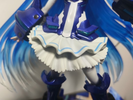 ビビッドブルー