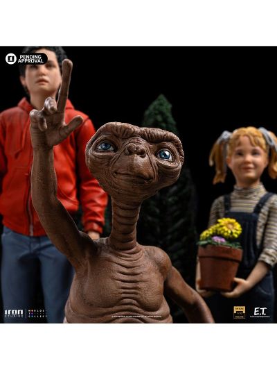 ET外星人 E.T.、艾里奥特和格蒂