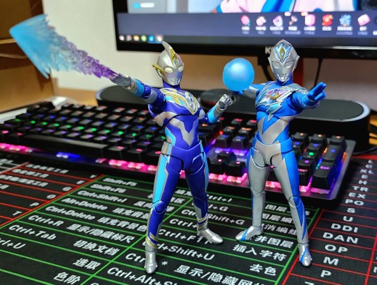 S.H.Figuarts 泽塔奥特曼 怪兽应对特殊空降机甲2号机 乌英达姆