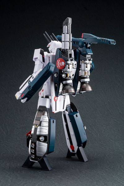 1/60一体变形VF-1S 冲锋女武神 一条辉专用 电影版（超时空要塞 可曾记得爱）