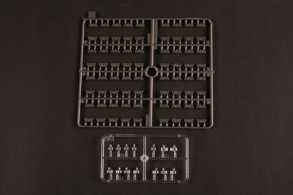 编号:80152 1/35 装甲车辆系列 德III/IV型混合底盘歼击坦克(长身管E型)