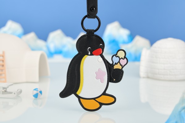 企鹅家族 PU钥匙扣挂件 听音乐/拿冰淇淋/摸屁屁