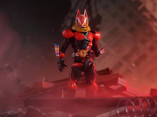 S.H.Figuarts    假面骑士极狐 推进器马格南形态+火旺形态配件包