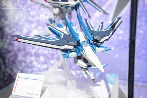 HG   1/144 飞升自由高达