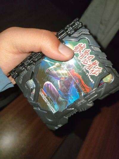 假面骑士圣刃系列 DX黑岚剑漆黑纹章+骸骨忍者传奇幻驱动书