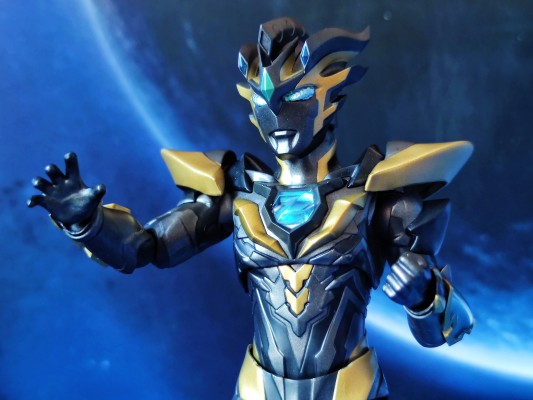 S.H.Figuarts 奥特银河格斗 命运的冲突 泽塔奥特曼 迪斯西姆天爪